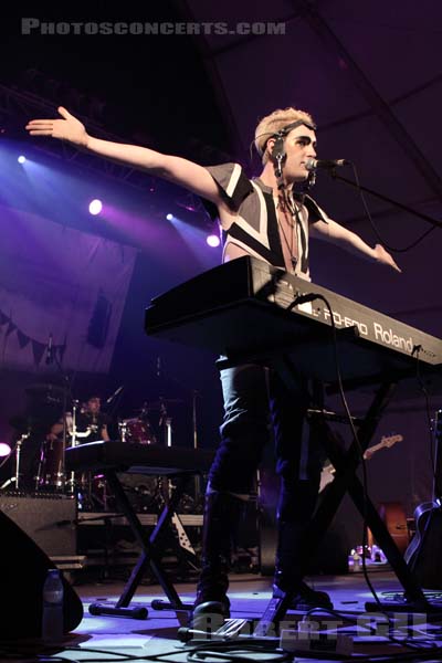 PATRICK WOLF - 2009-07-29 - PAREDES DE COURA (Portugal) - Praia do Tabuao - 